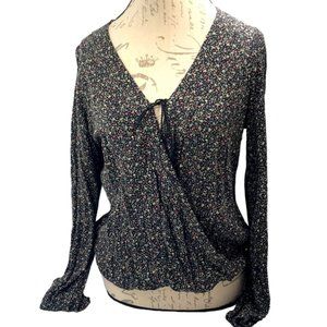 Mossimo Green Crisscrossed Top Size M